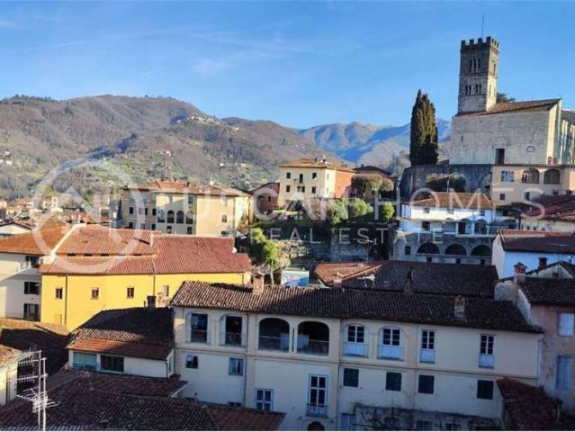 Vendesi appartamento a Barga via del pretorio