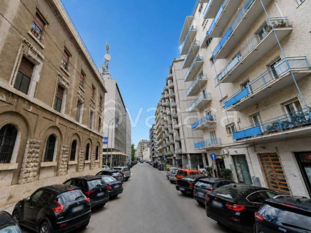 Vendesi appartamento a Bari via Dalmazia, Umbertina Madonnella
