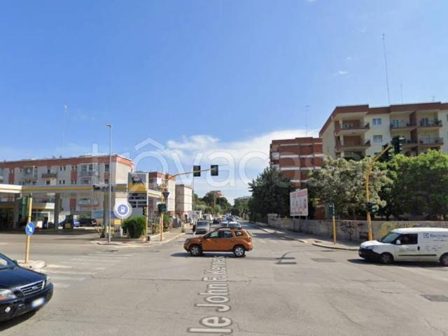 Vendesi appartamento a Bari via Giulio Petroni, 104n, Poggiofranco