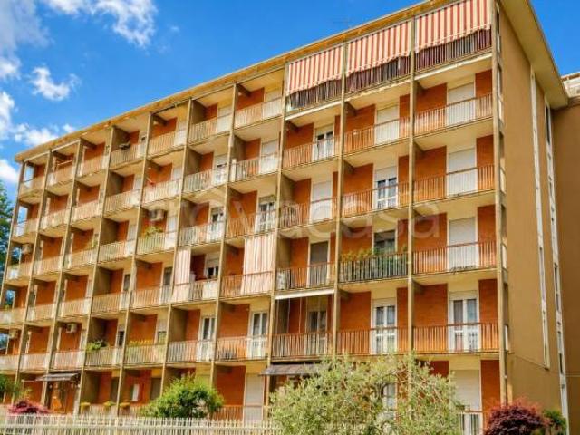 Vendesi appartamento a Biella viale Macallè, 41