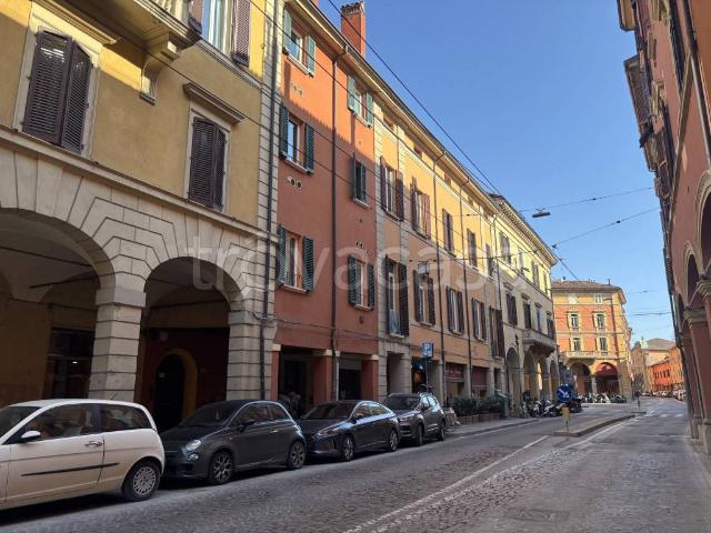 Vendesi appartamento a Bologna, Santo Stefano