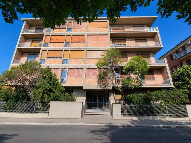 Vendesi appartamento a Bologna viale Giosuè Carducci, Santo Stefano