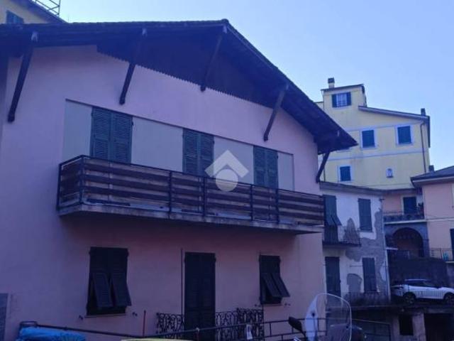 Vendesi appartamento a Borzonasca