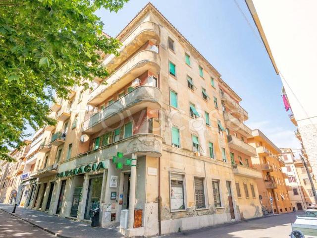 Vendesi appartamento a Bracciano via Domenico Pedacchiola, Centro