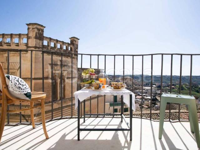 Vendesi appartamento a Caltagirone via Barletta