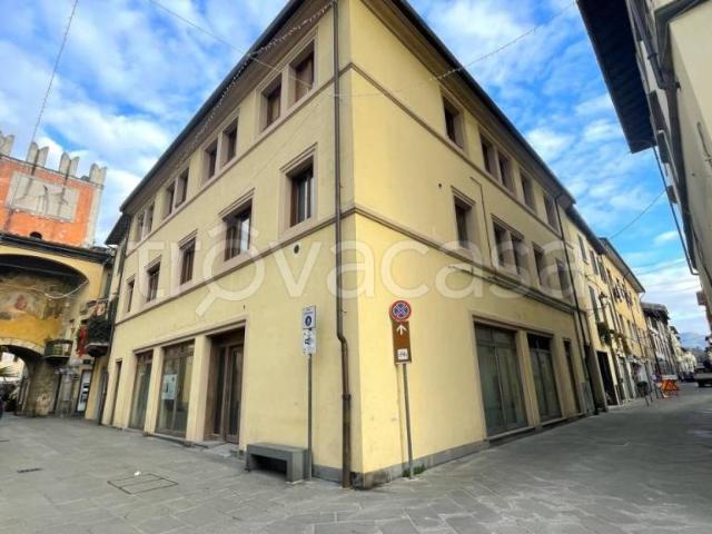 Vendesi appartamento a Camaiore via XX settembre, 96