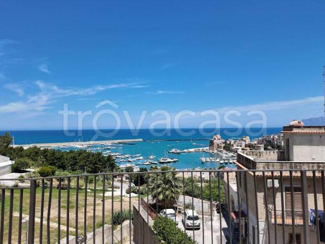 Vendesi appartamento a Castellammare del Golfo via Castronovo, 13