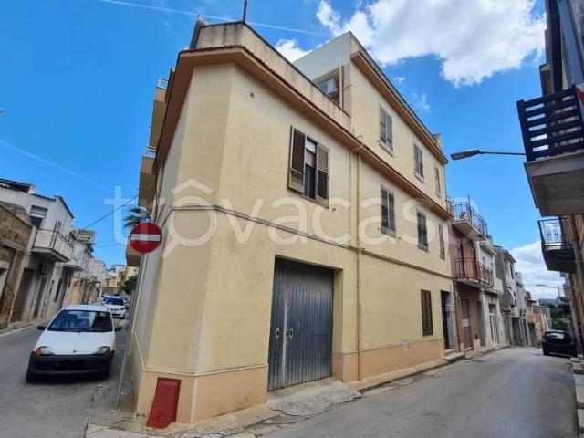 Vendesi appartamento a Castelvetrano via Salemi