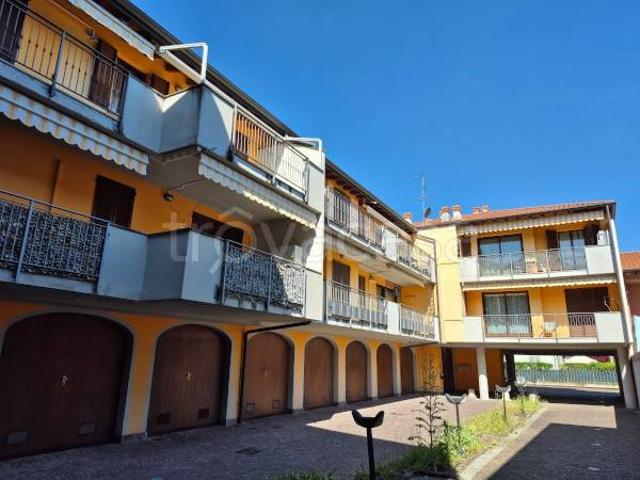 Vendesi appartamento a Capriate San Gervasio via Ceresoli, 13