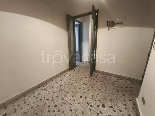 Vendesi appartamento a Catania via Oliveto Scammacca, 26, Province Veneto