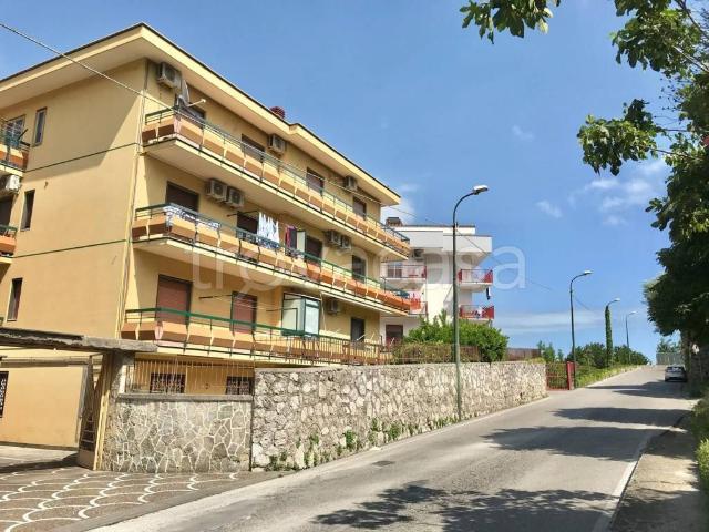 Vendesi appartamento a Cava de' Tirreni via San Benedetto