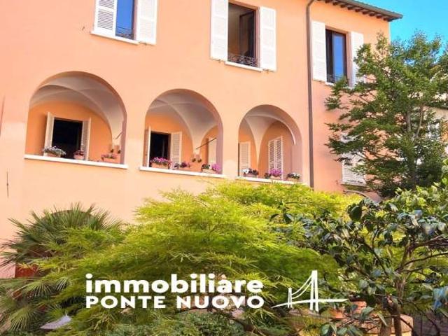 Vendesi appartamento a Cesena, Centro città