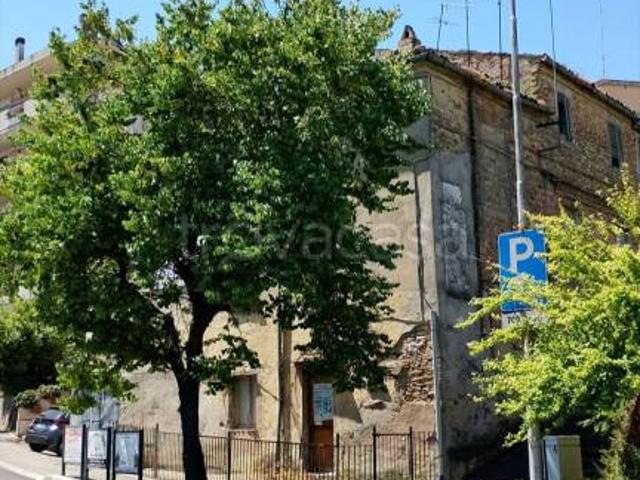 Vendesi appartamento a Chieti via Picena