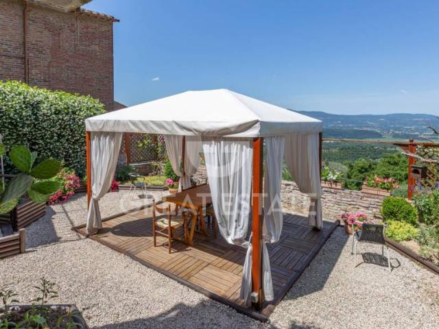Vendesi appartamento a Città della Pieve via del Barbacane