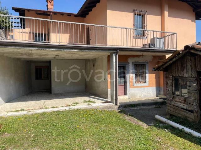 Vendesi appartamento a Colzate