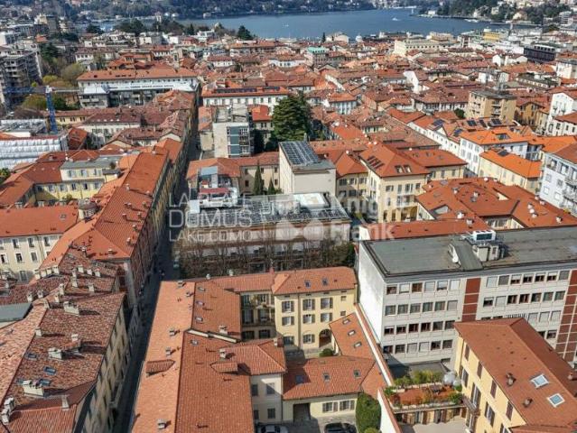Vendesi appartamento a Como via Alessandro Volta, 75, Centro Storico