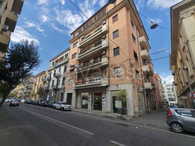 Vendesi appartamento a Cosenza via Monte Santo, Centro