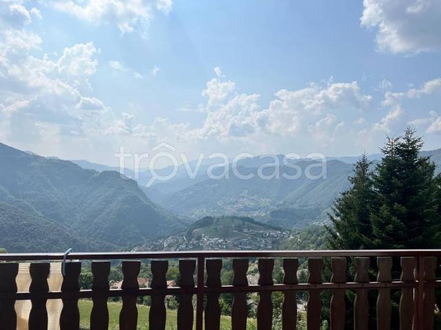 Vendesi appartamento a Costa Serina via Fra' Cecilio, 6