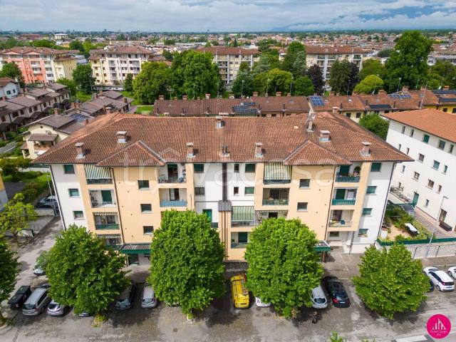 Vendesi appartamento a Cordenons via Cortina