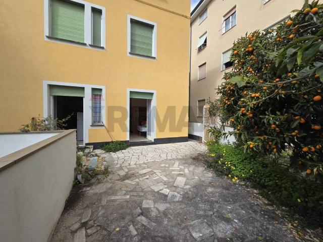 Vendesi appartamento a Deiva Marina via Kennedy, 8