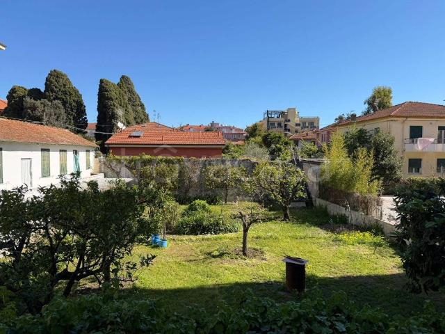 Vendesi appartamento a Diano Marina vico Dello Schiavo