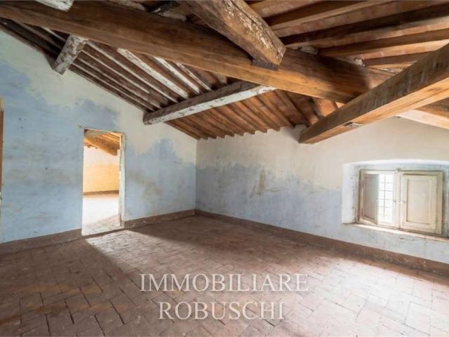 Vendesi appartamento a Fauglia piazza del mercato