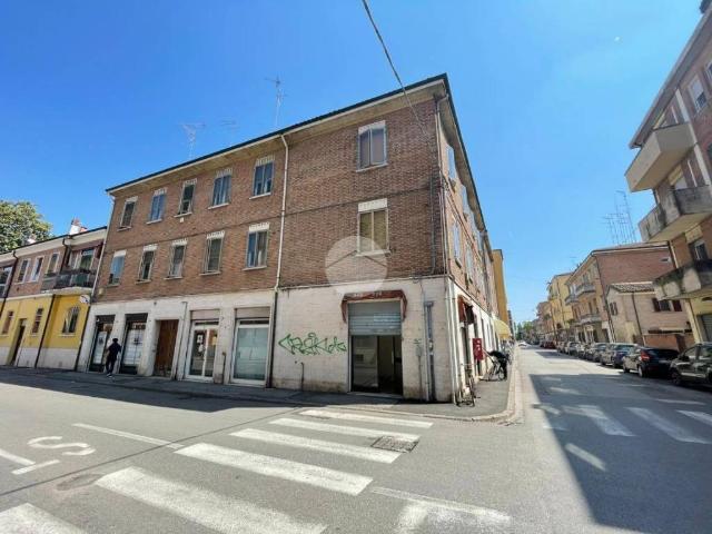 Vendesi appartamento a Ferrara via Arianuova, 62, San Benedetto
