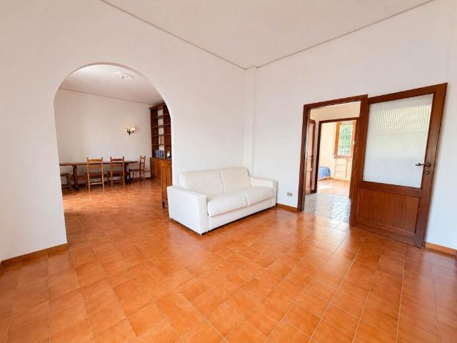 Vendesi appartamento a Firenze