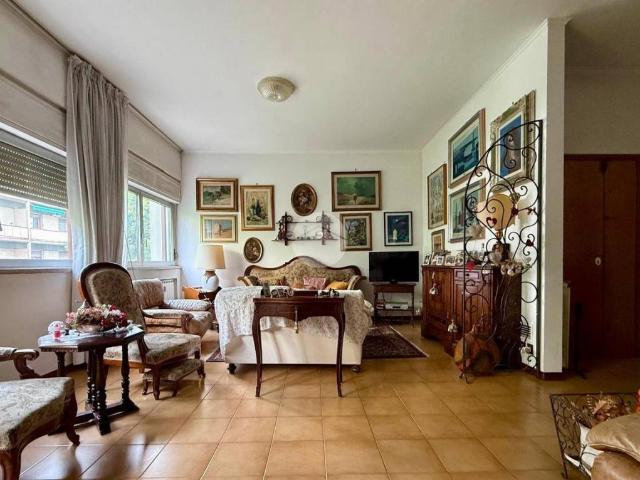 Vendesi appartamento a Firenze, Novoli