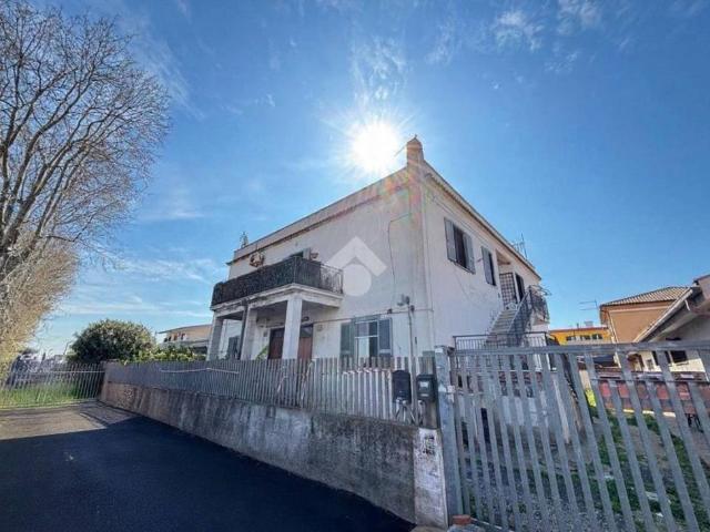 Vendesi appartamento a Fiumicino via Portuense, 2421, Fiumicino Paese