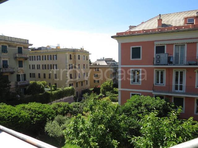 Vendesi appartamento a Genova via Angelo Orsini, 8, Albaro