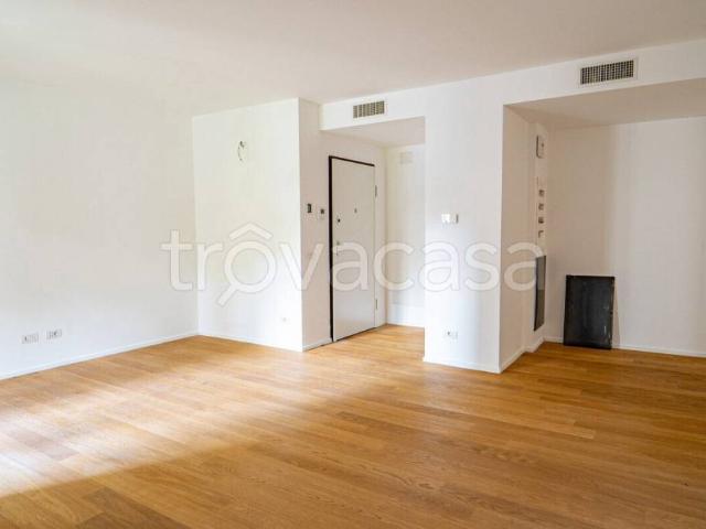 Vendesi appartamento a Genova via dell'Ulivo, Quarto