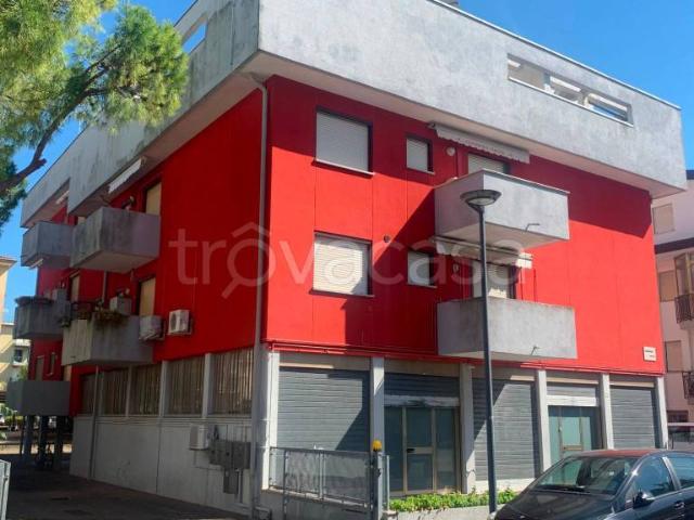 Vendesi appartamento a Grado