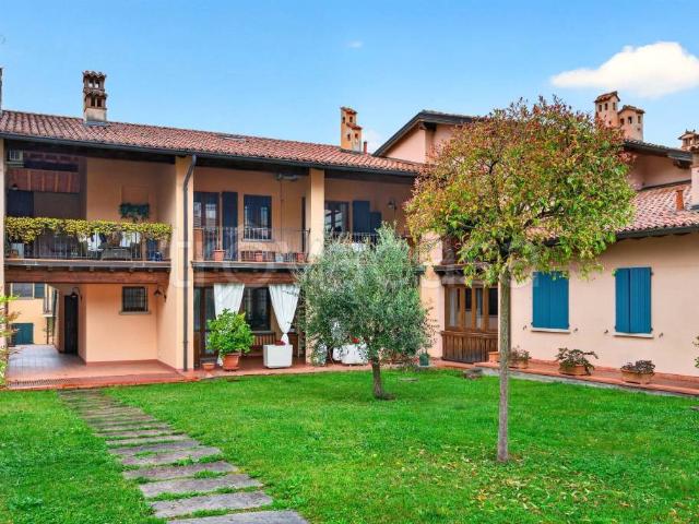 Vendesi appartamento a Iseo
