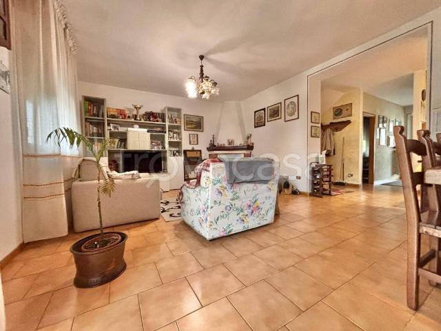 Vendesi appartamento a Lucca via Vecchia Pesciatina, San Vito