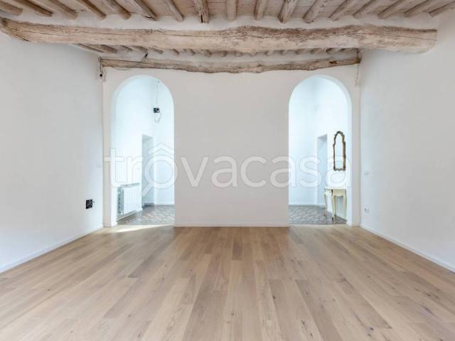 Vendesi appartamento a Lucca via Diversi, 33, Piazza Anfiteatro Torre Guinigi
