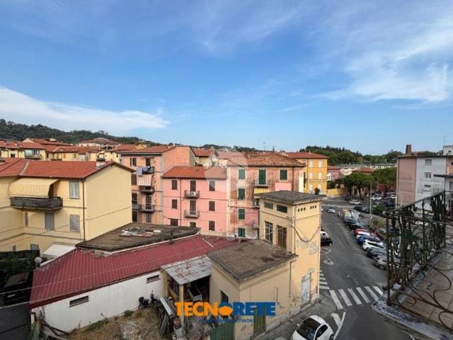 Vendesi appartamento a La Spezia via Della Ghiara, 77, Rebocco La Chiappa