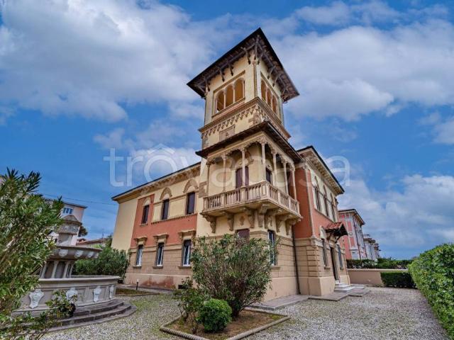 Vendesi appartamento a Livorno viale Italia, Accademia Terrazza Mascagni