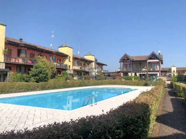 Vendesi appartamento a Lonato del Garda via Ca' Nova, 1, Centenaro