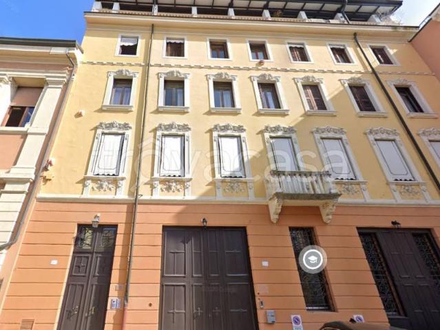 Vendesi appartamento a Padova via San Biagio, 11, Santa Sofia Altinate