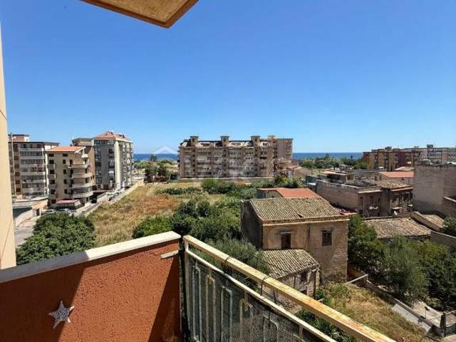 Vendesi appartamento a Palermo, Sperone