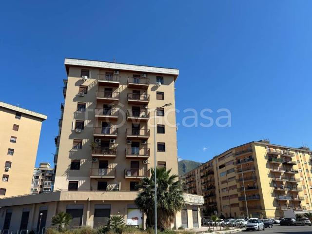 Vendesi appartamento a Palermo via della Concordia, 13, Brancaccio