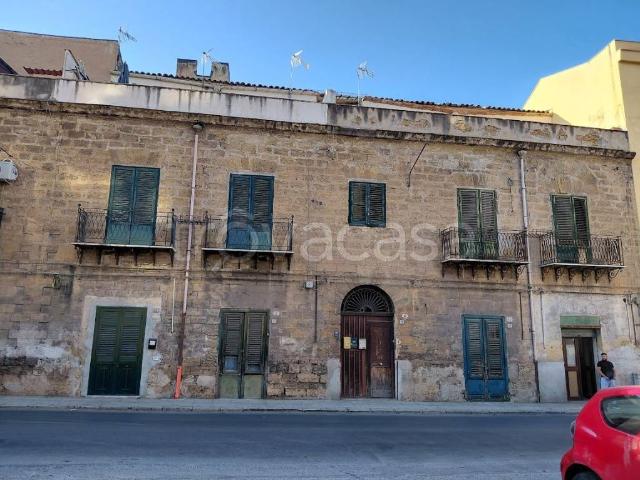 Vendesi appartamento a Palermo via Perpignano, 19, Zisa