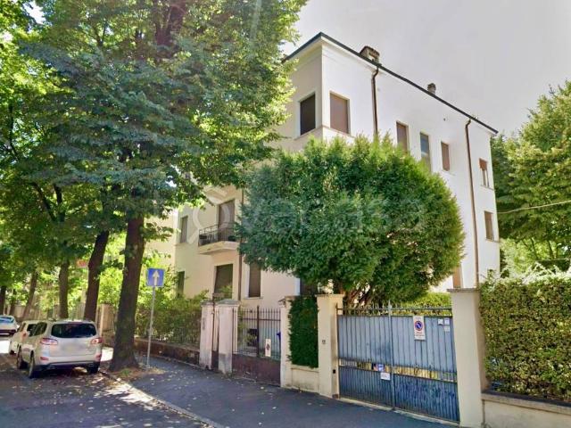 Vendesi appartamento a Parma via Luigi Musini, 17, Ospedale Volturno
