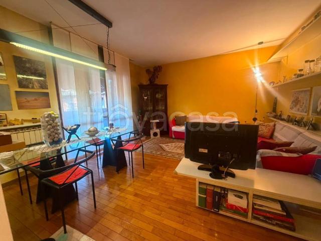 Vendesi appartamento a Pessano con Bornago corso Europa, 46A