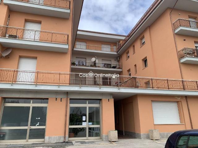 Vendesi appartamento a Perugia via Luigi Caprera, 24, Castel del Piano Pila