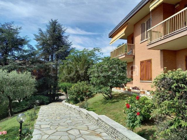 Vendesi appartamento a Pino Torinese via delle Genziane, 12