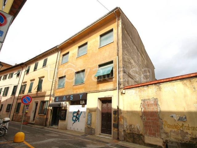 Vendesi appartamento a Pisa via Giordano Bruno, San Martino