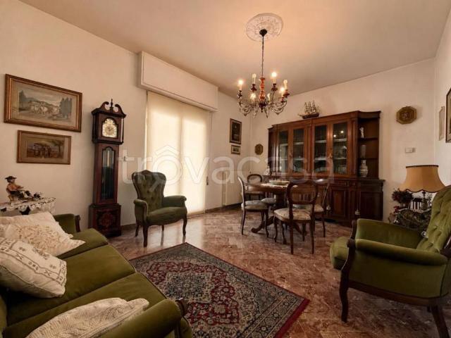 Vendesi appartamento a Pistoia, Stadio