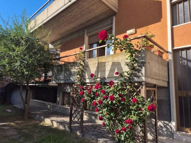 Vendesi appartamento a Ponte Buggianese piazza IV Novembre, 10